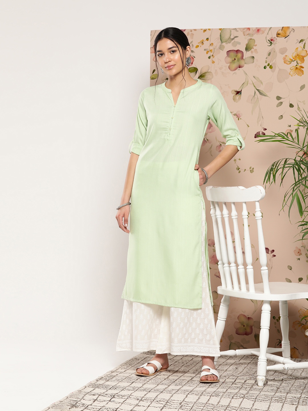 

Libas Women Solid Straight Kurta, Green