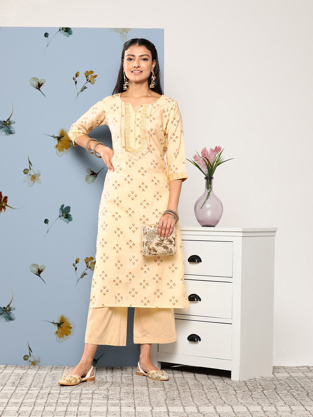 

Libas Women Floral Printed Kurta, Yellow