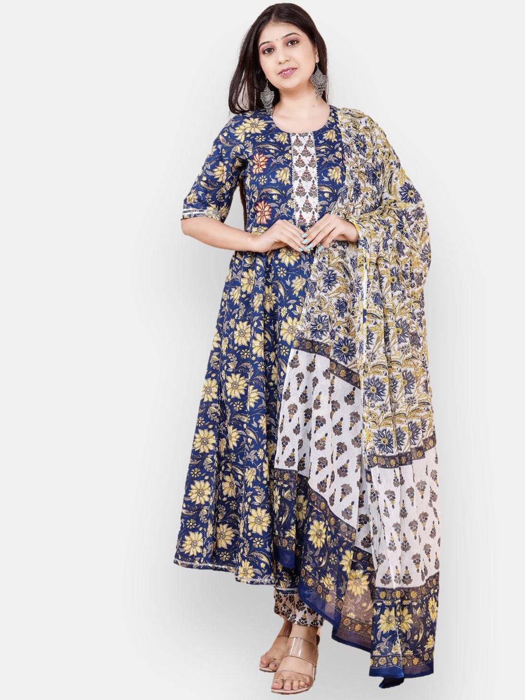 

VEDANA Floral Printed Empire Gotta Patti Pure Cotton Kurta with Trousers & With Dupatta, Blue