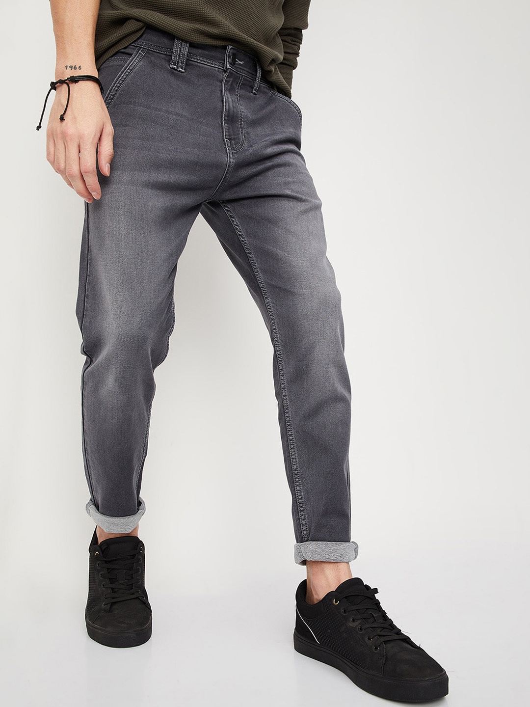 

max Men Mid Rise Light Fade Jeans, Grey