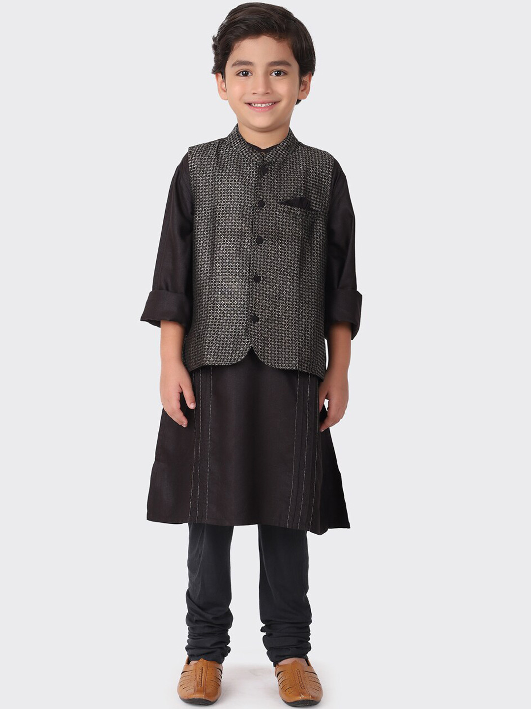 

Fabindia Boys Printed Kurta with Churidar, Black