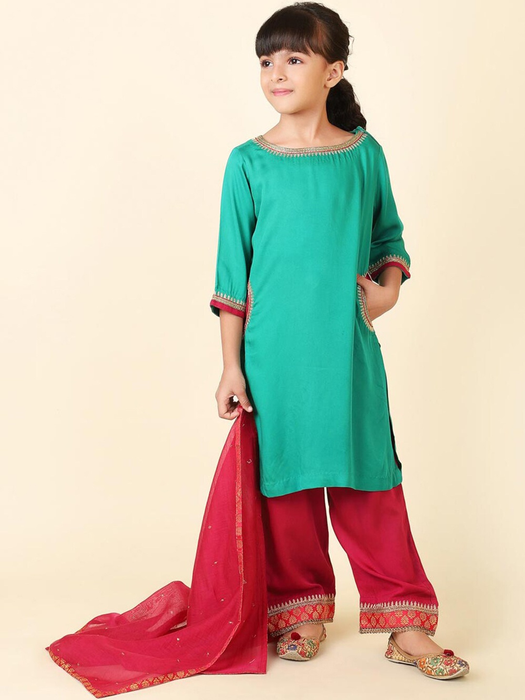 

Fabindia Girls Ethnic Motifs Yoke Design Kurta with Palazzos & Dupatta, Green