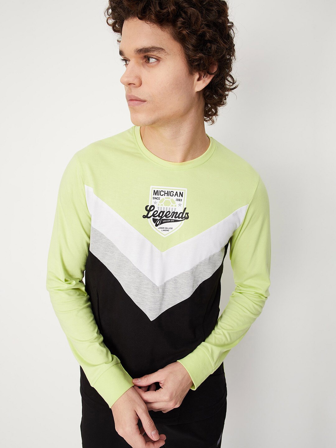 

max Men Colourblocked Round Neck Long Sleeves Cotton T-shirt, Black