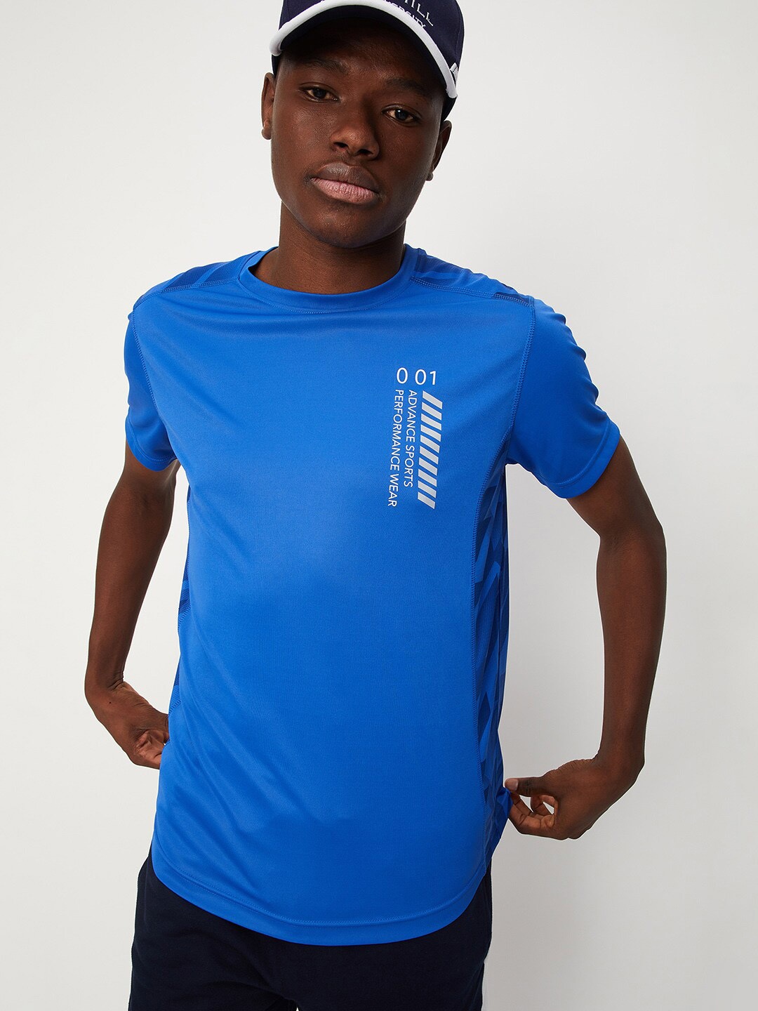 

max Men Typography Printed T-shirt, Blue