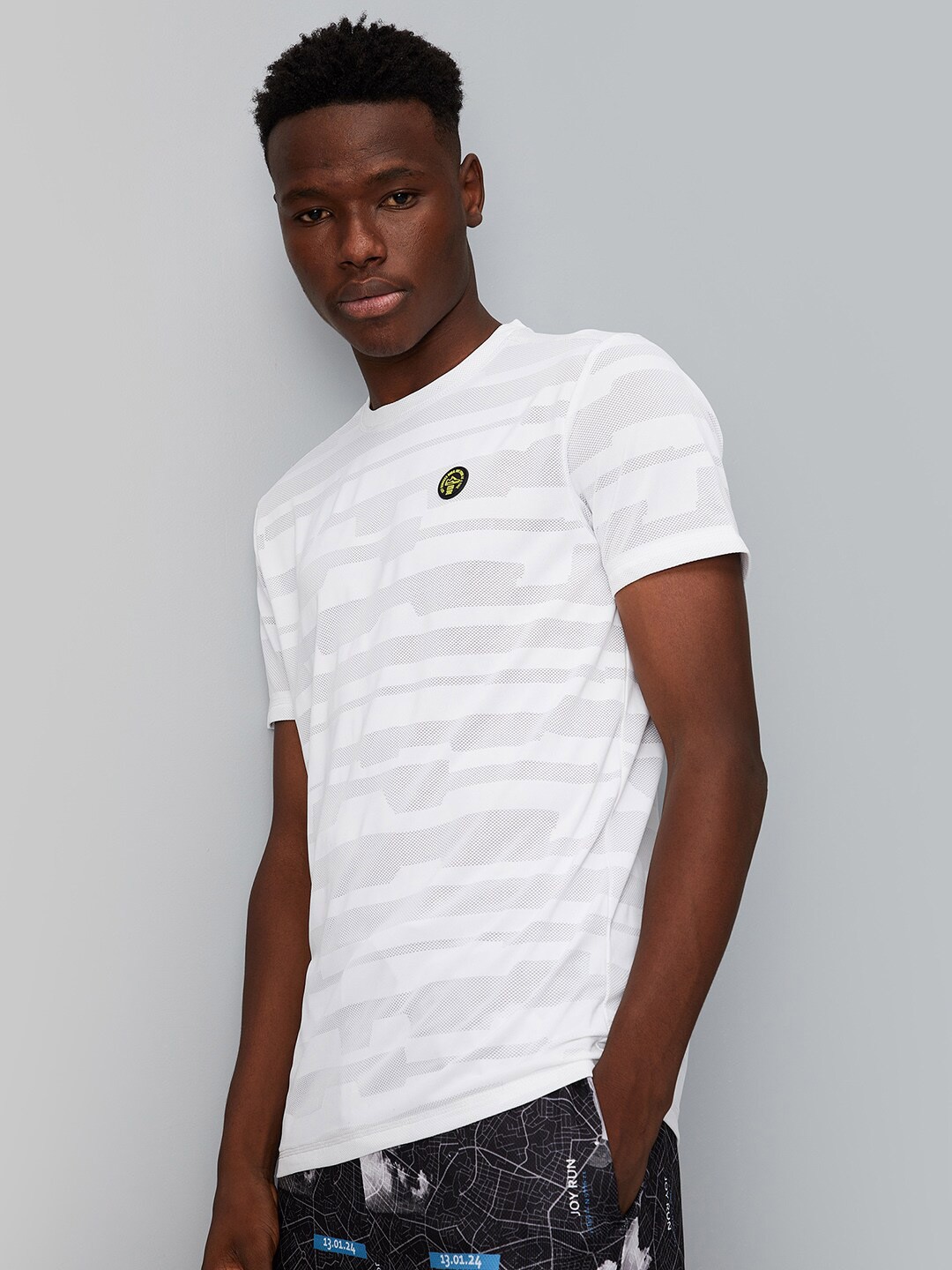 

max Men Printed Round Neck T-shirt, White