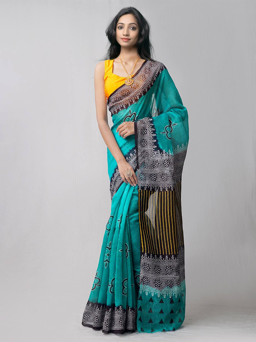 

Unnati Silks Ethnic Motifs Block Print Saree, Green