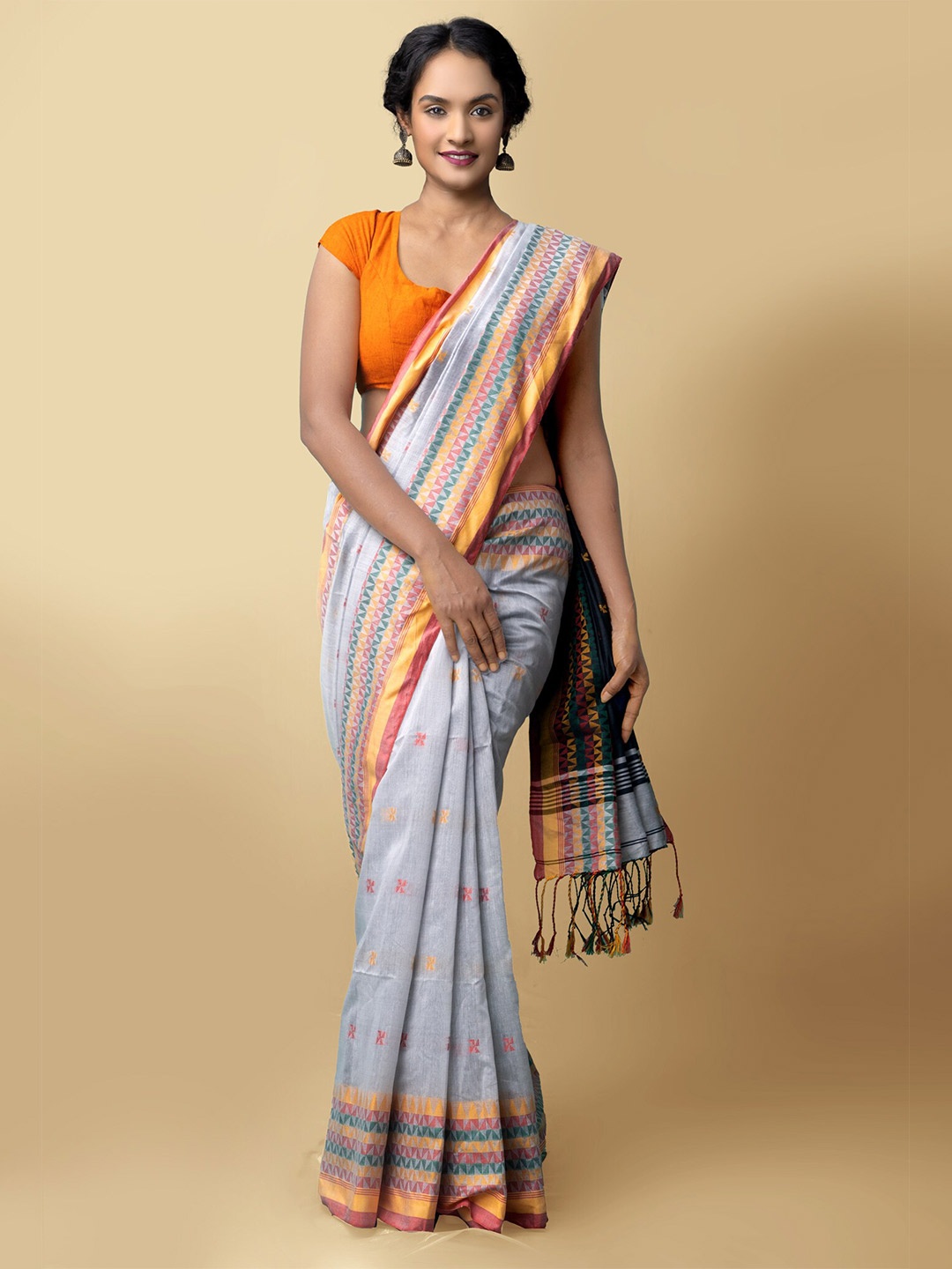 

Unnati Silks Woven Design Zari Pure Linen Jamdani Saree, Grey