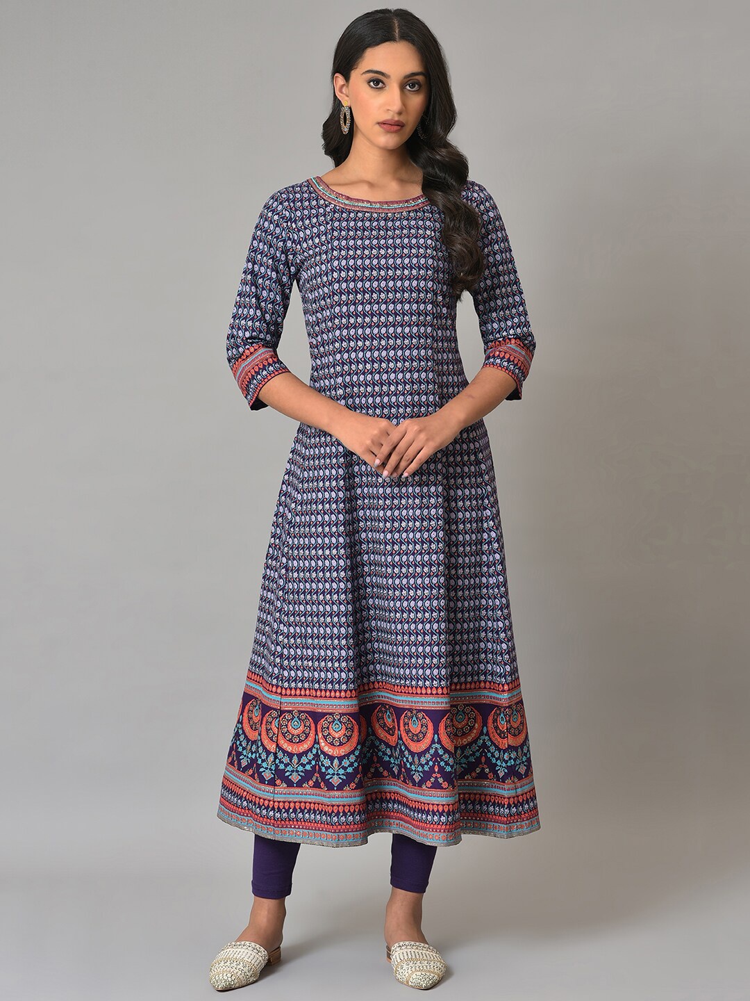 

W Women Floral Printed Sequinned Kurta With Leggings, Purple