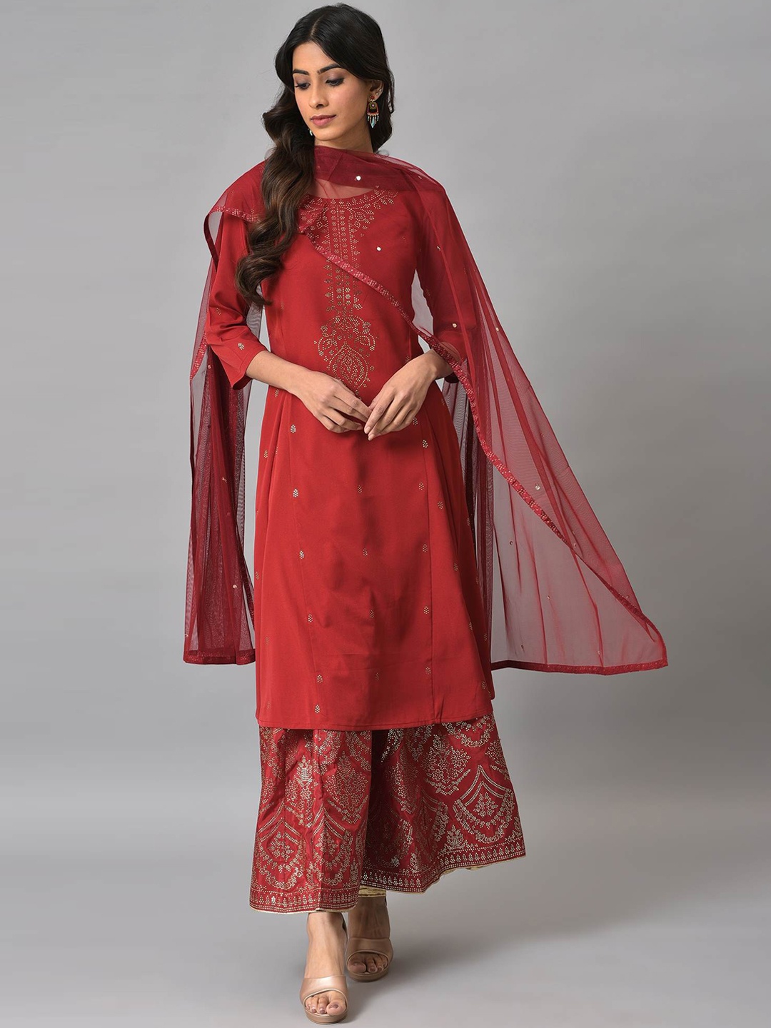 

W Women Floral Printed Kurta With Skirt & Dupatta, Maroon