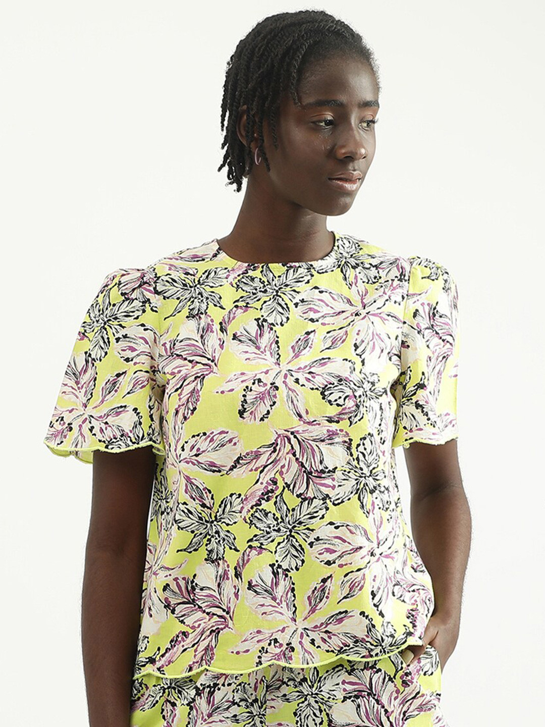 

United Colors of Benetton Floral Printed Round Neck Top, Yellow