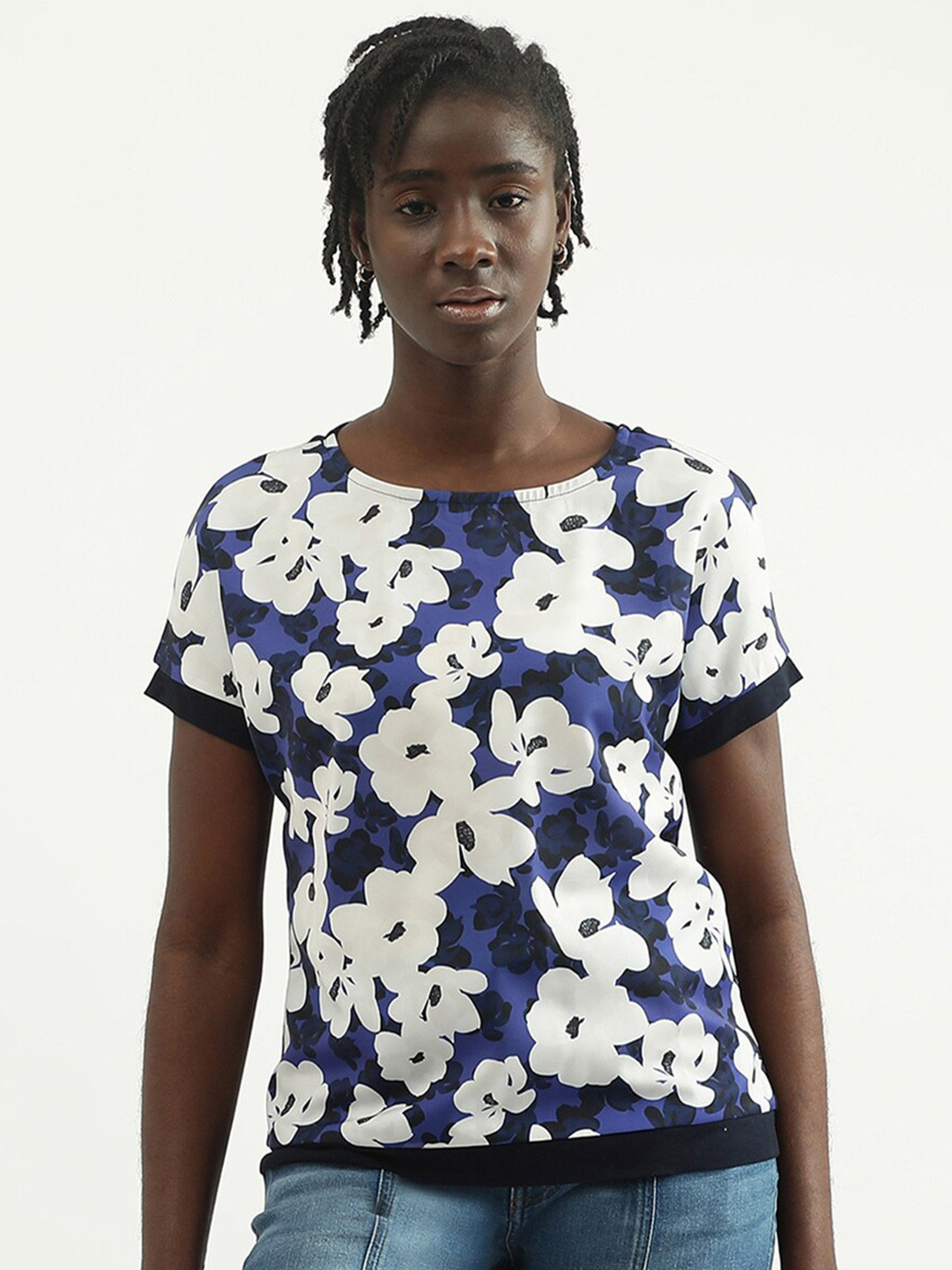 

United Colors of Benetton Floral Printed Round Neck Top, Blue