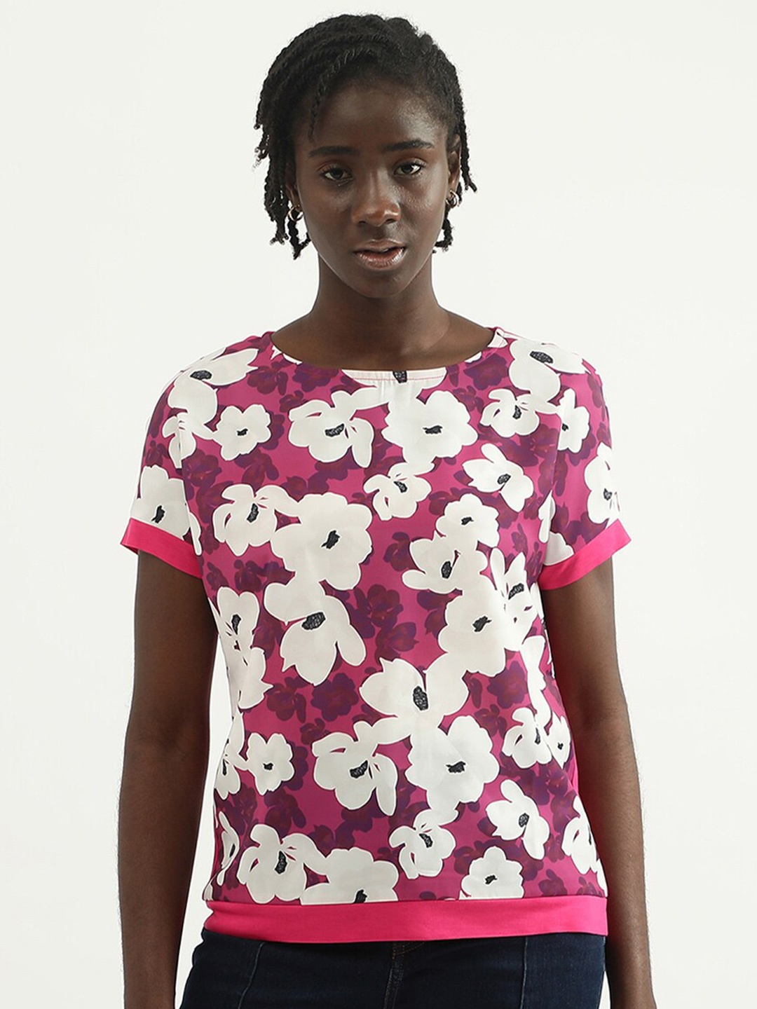 

United Colors of Benetton Floral Printed Round Neck Top, Red