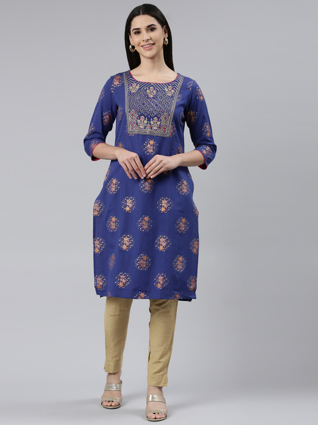 

The Chennai Silks Women Ethnic Motifs Yoke Design Thread Work Pure Cotton Kurta, Navy blue