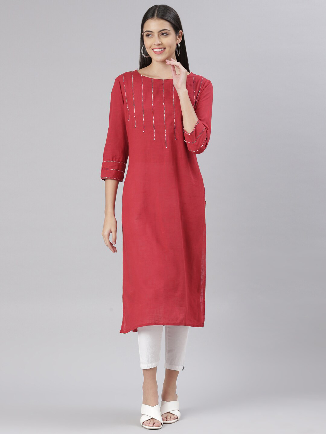 

The Chennai Silks Embroidered Pure Cotton Kurta, Maroon