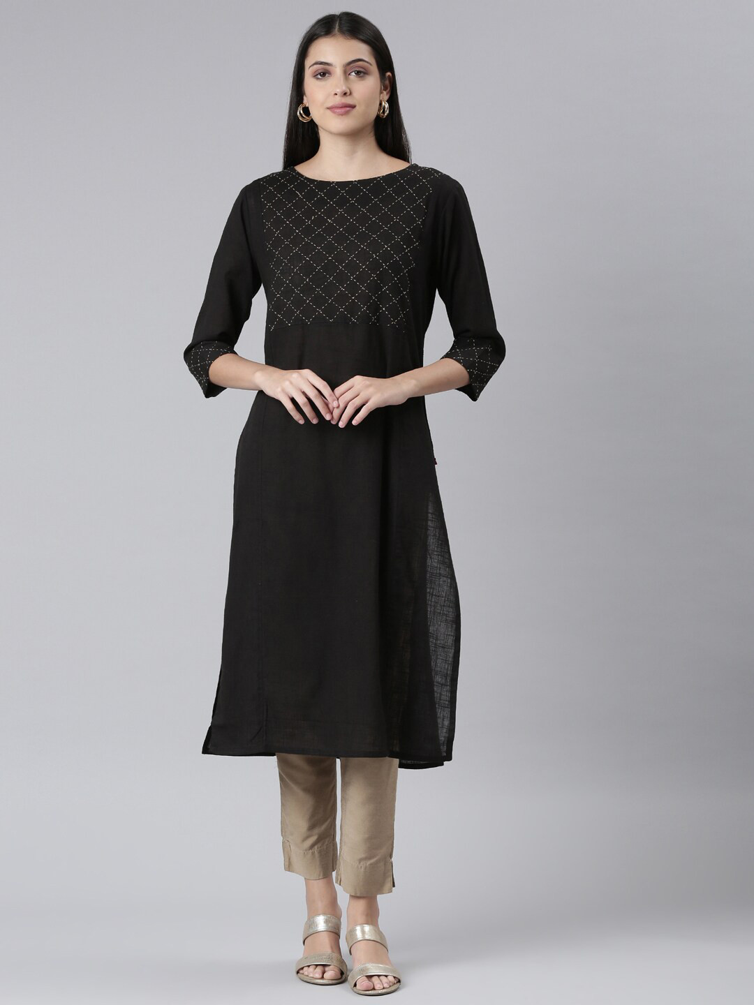 

The Chennai Silks Women Embroidered Round Neck Pure Cotton Kurta, Black