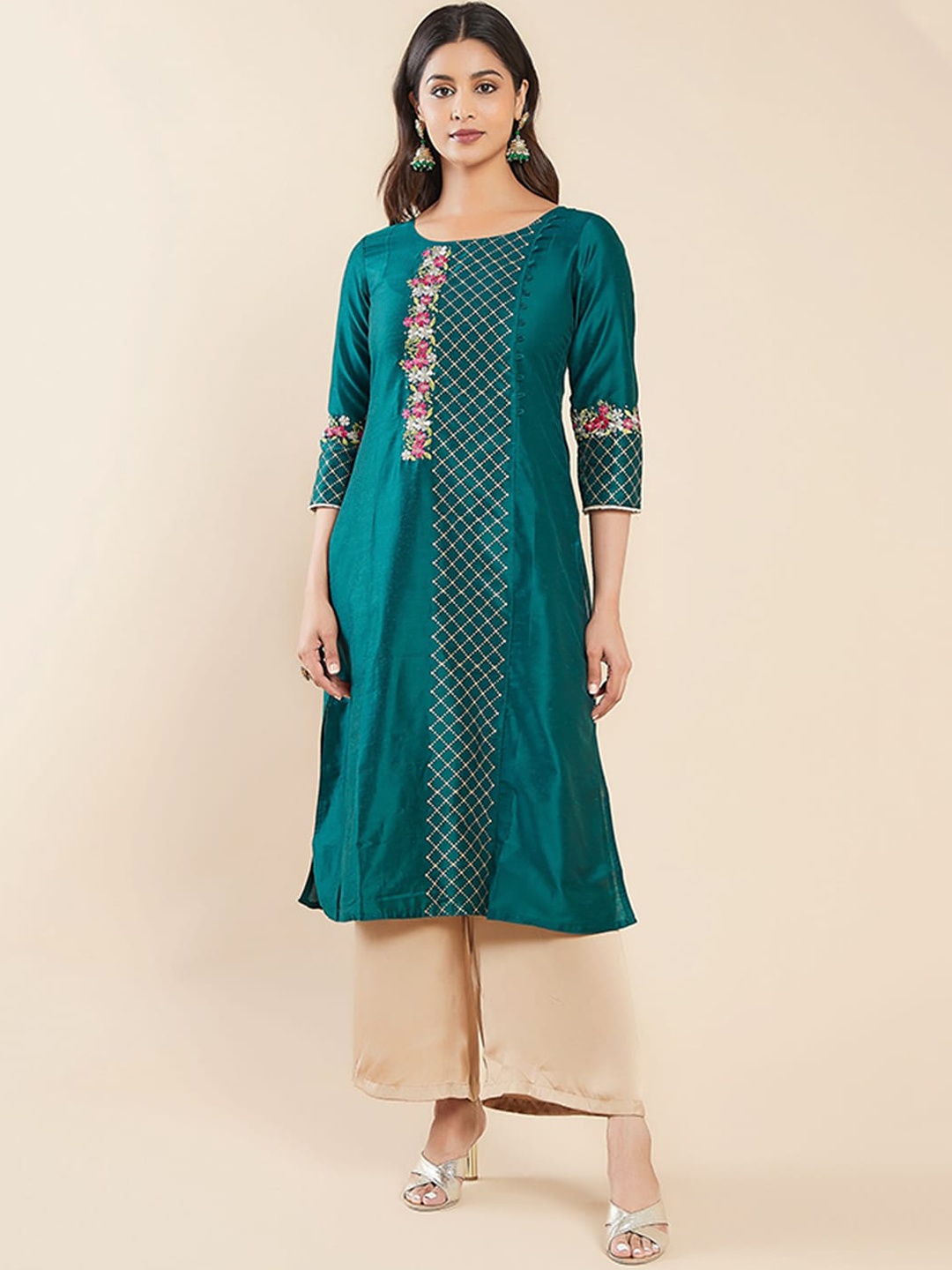 

Maybell Women Geometric Embroidered Thread Work Floral Kurta, Sea green