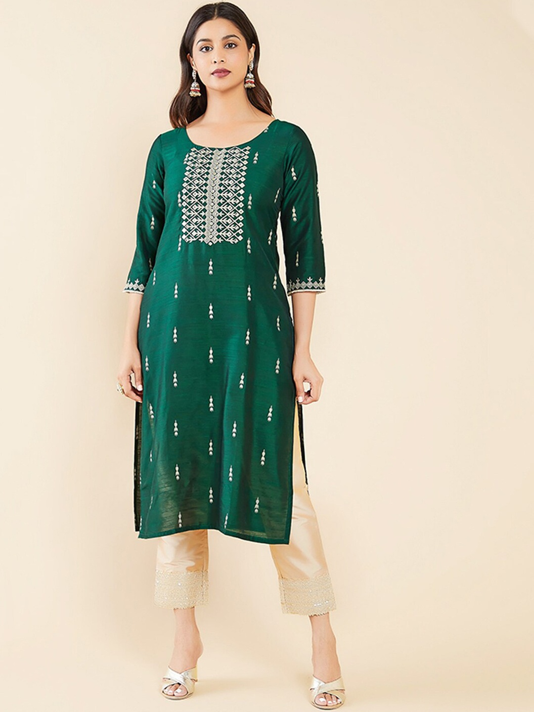 

Maybell Women Ethnic Motifs Embroidered Mirror Work Shadow Work Kurta, Green