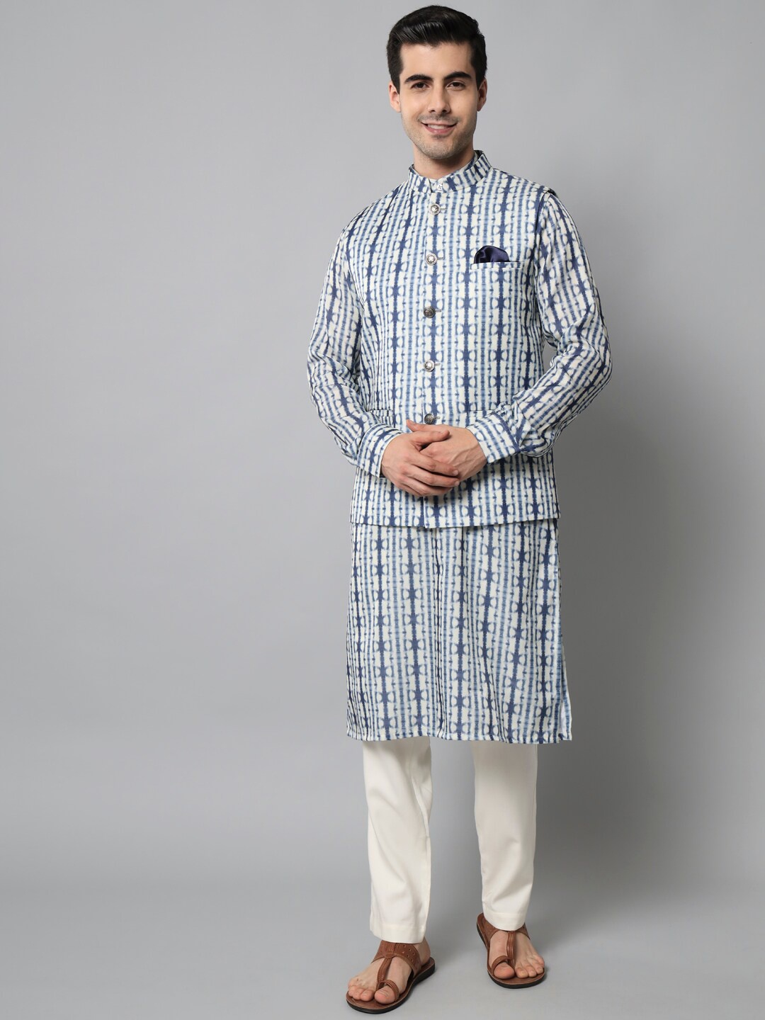 

MAXENCE Men Dyed Pure Cotton Kurta with Pyjamas & Nehru Jacket, Blue