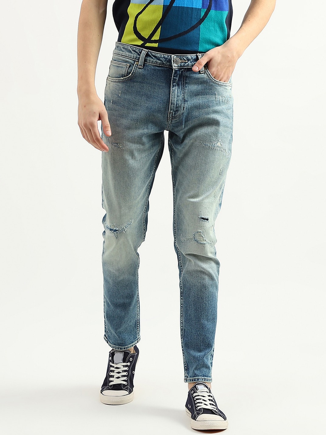

United Colors of Benetton Men Cotton Mildly Distressed Light Fade Jeans, Blue