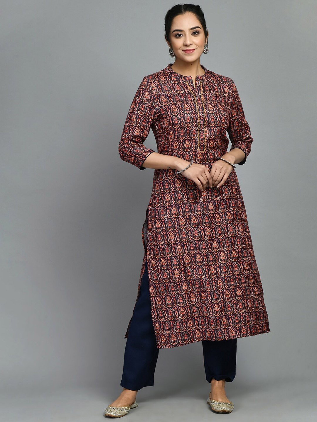 

MEESAN Floral Printed Band Collar Woolen Kurta with Trousers, Navy blue