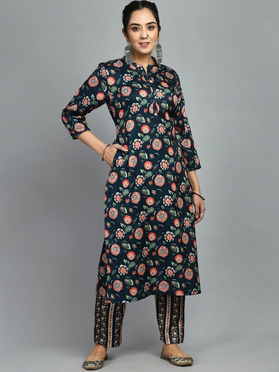 

MEESAN Floral Printed Mandarin Collar Woolen Kurta with Trousers, Navy blue