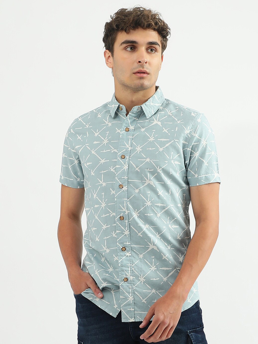 

United Colors of Benetton Men Slim Fit Printed Casual Linen Shirt, Sea green