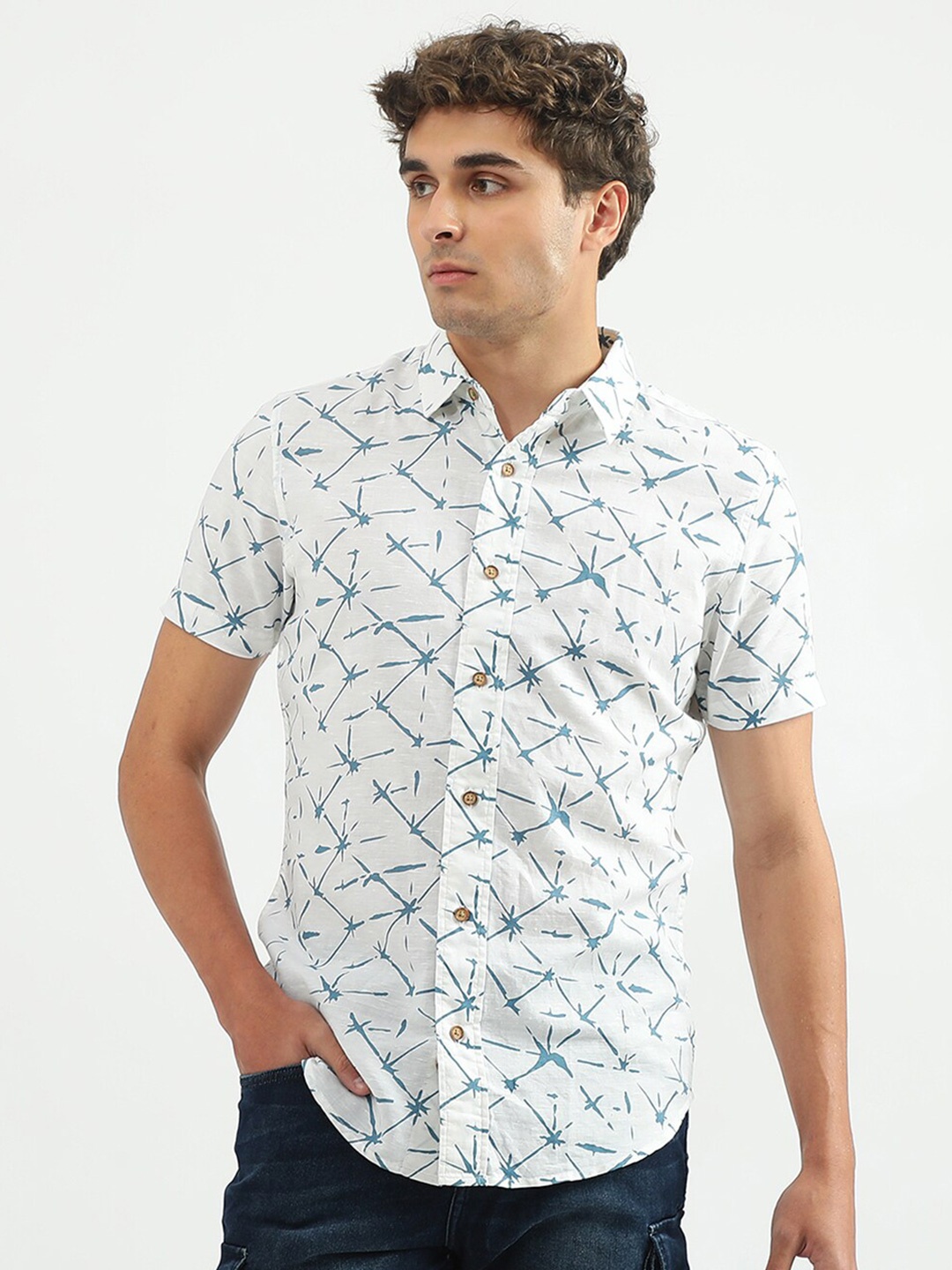 

United Colors of Benetton Men Slim Fit Printed Casual Shirt, White