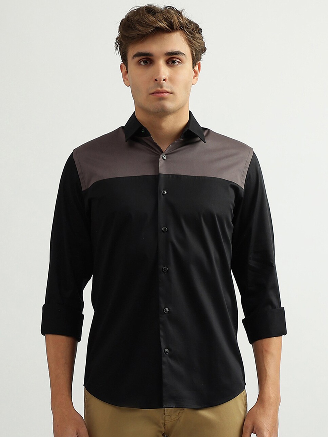 

United Colors of Benetton Men Slim Fit Colourblocked Casual Cotton Shirt, Black