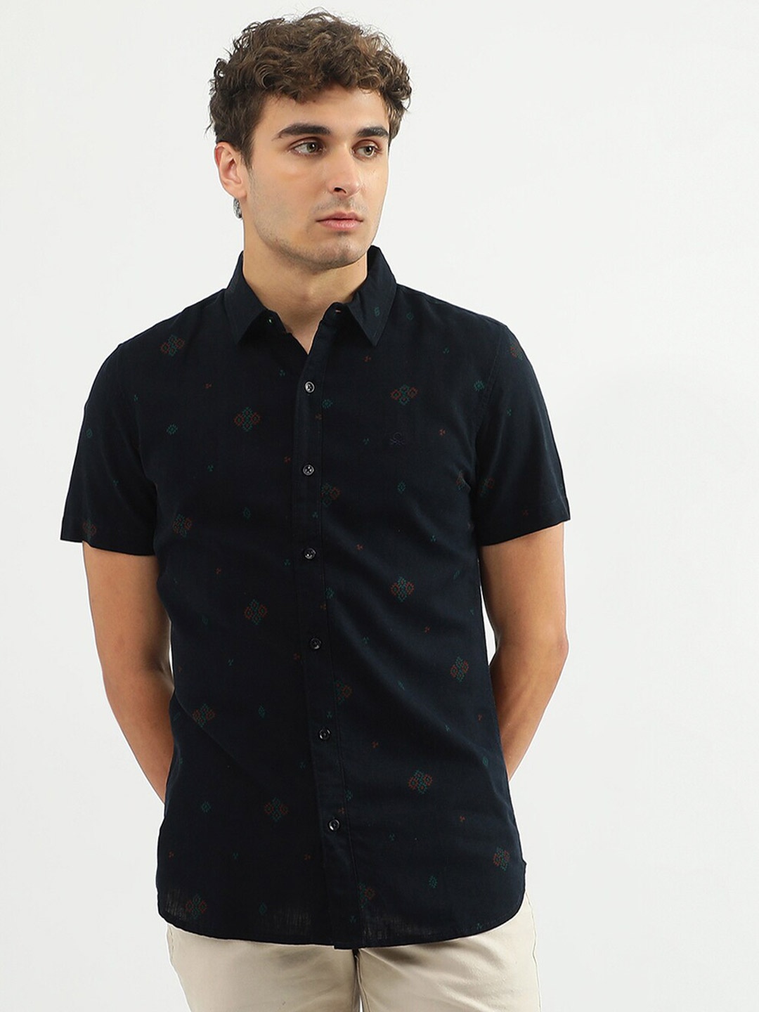 

United Colors of Benetton Men Slim Fit Printed Casual Shirt, Black