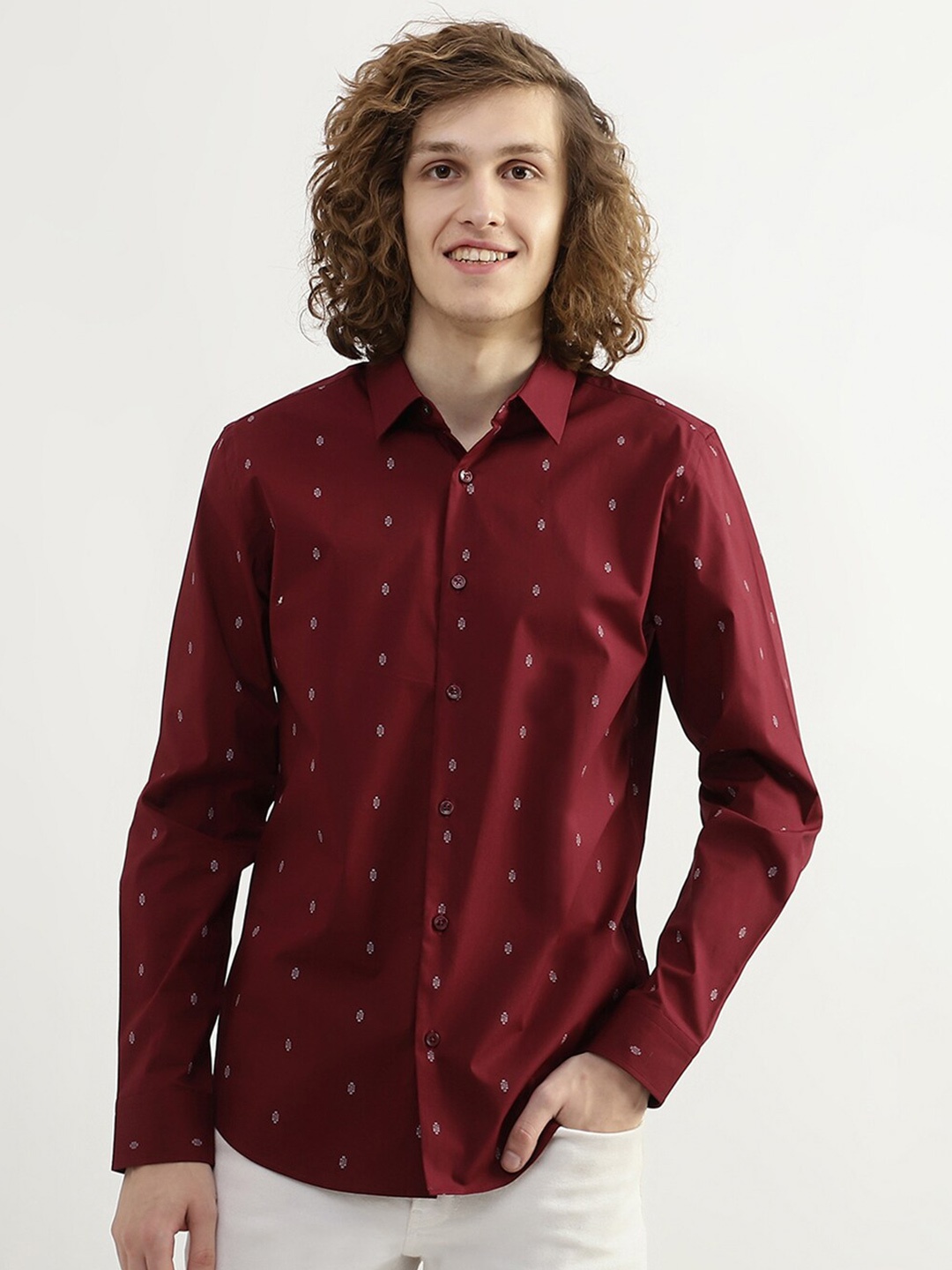 

United Colors of Benetton Men Printed Slim Fit Casual Cotton Shirt, Maroon