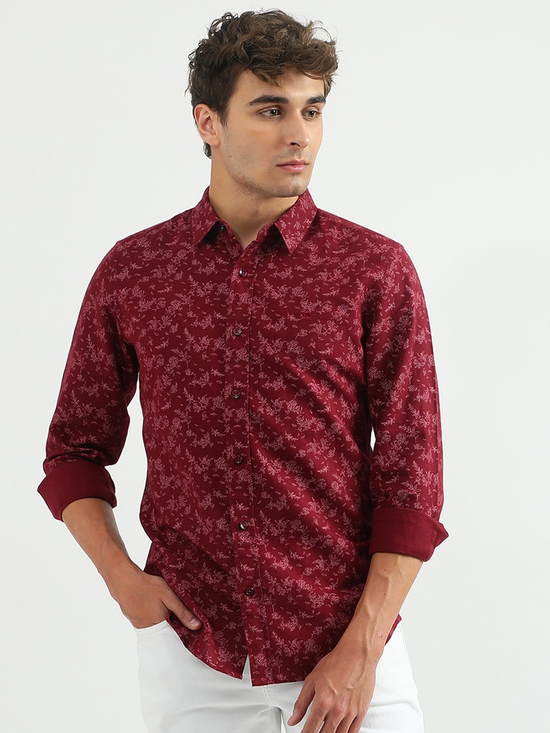 

United Colors of Benetton Men Floral Printed Casual Shirt, Maroon