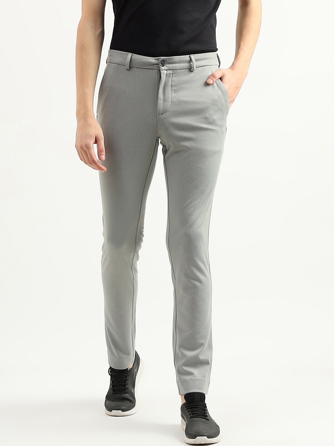 

United Colors of Benetton Men Solid Slim Fit Mid-Rise Trousers, Grey
