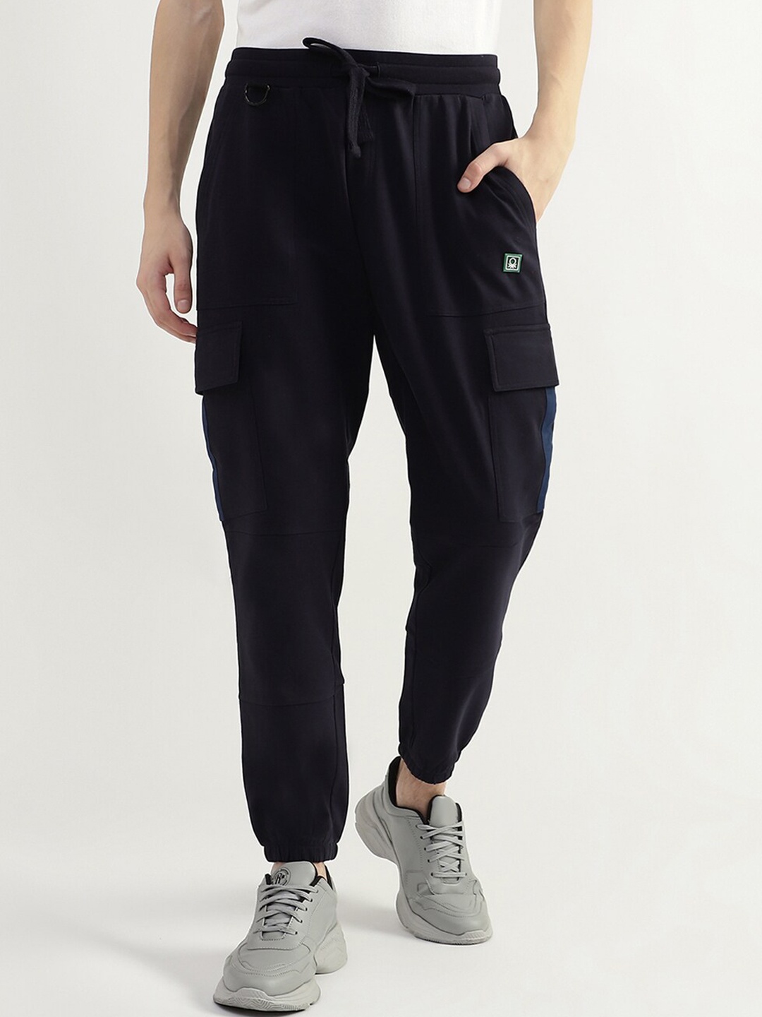

United Colors of Benetton Men Cotton Cargo Pockets Jogger, Navy blue