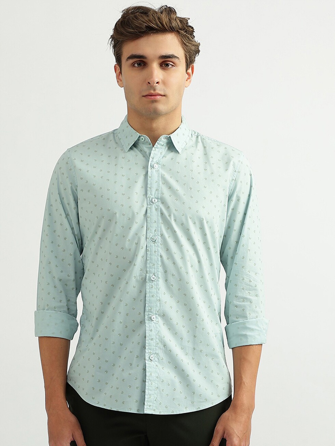 

United Colors of Benetton Men Printed Slim Fit Casual Cotton Shirt, Green
