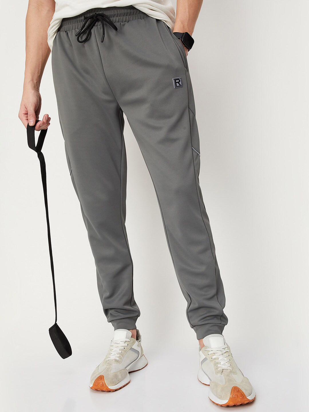 

max Men Regular Fit Joggers, Grey