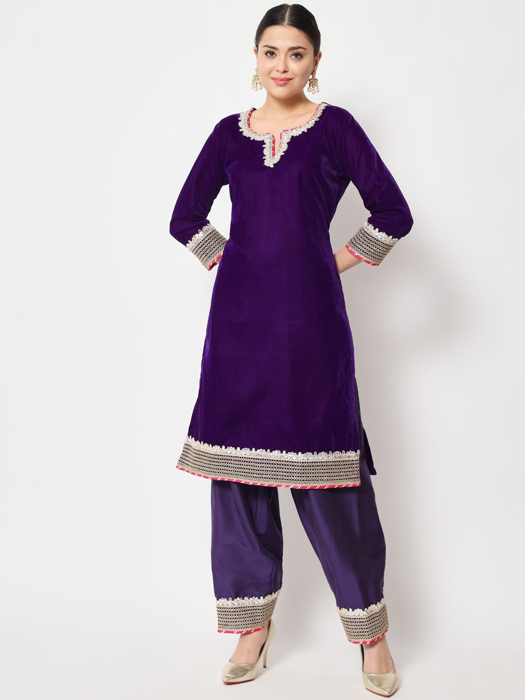 

anokherang Women Purple Embroidered Velvet Kurta with Salwar