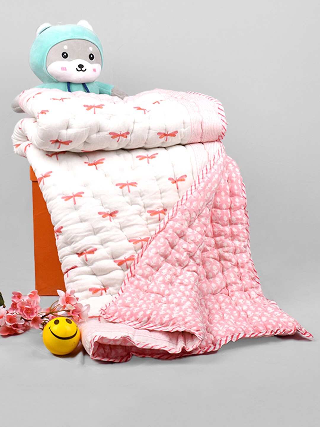 

Moms Home Pink & White Floral Mild Winter 500 GSM Single Bed Quilt