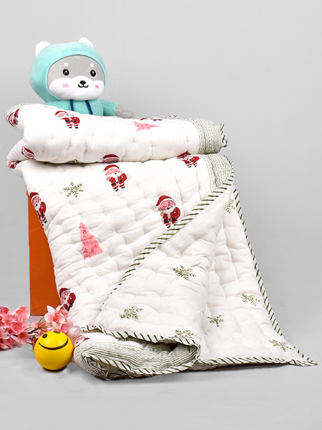 

Moms Home Red & White Cartoon Characters Mild Winter 500 GSM Single Bed Quilt