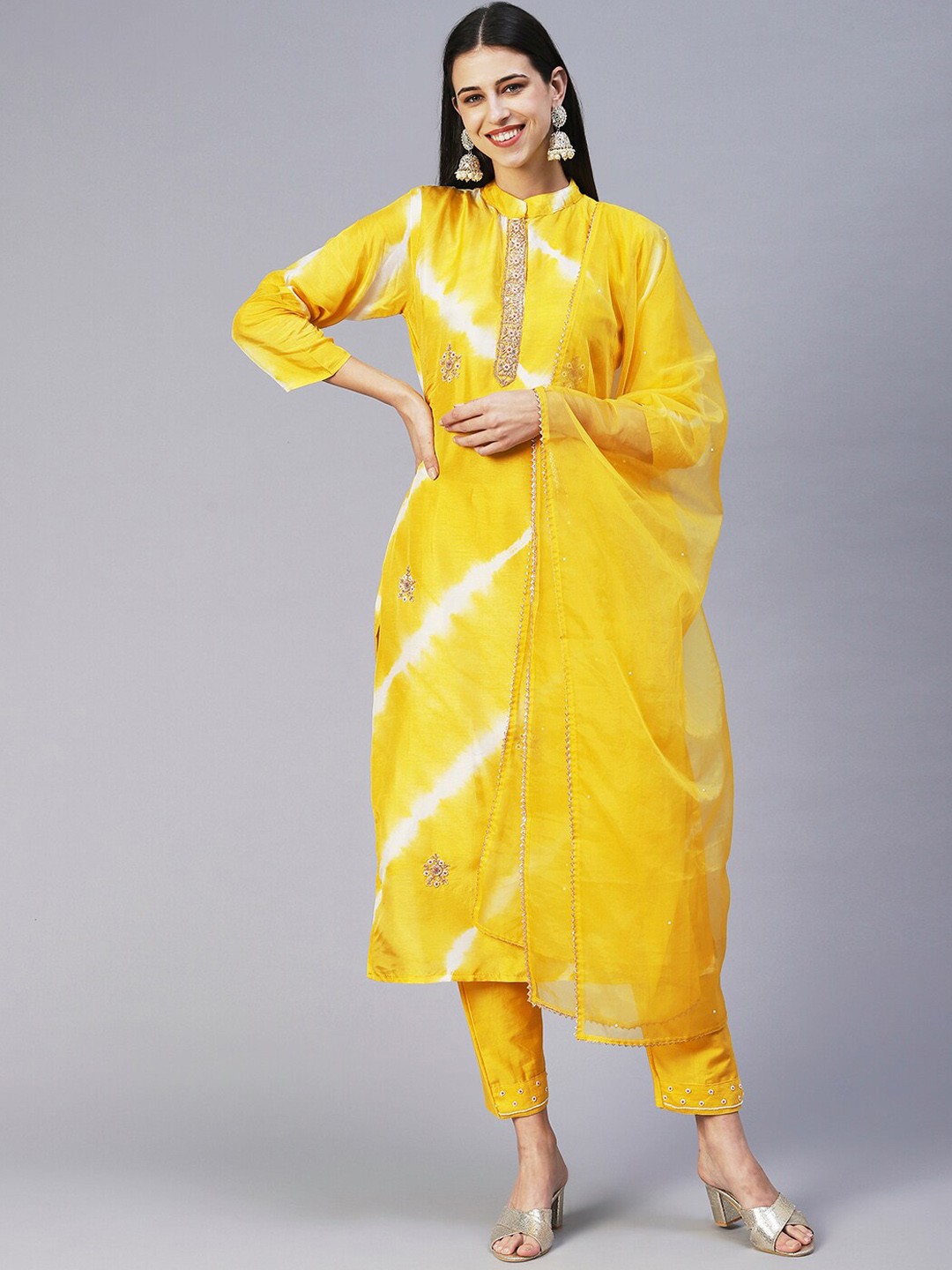 

FASHOR Leheriya Printed Zardozi Kurta with Trousers & With Dupatta, Yellow