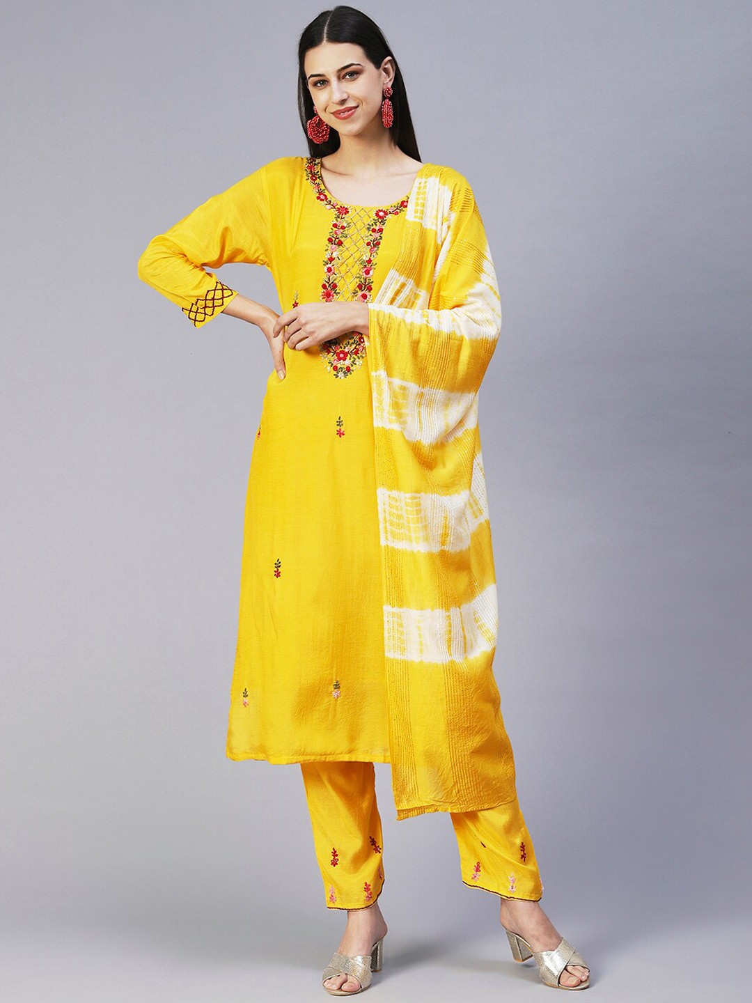 

FASHOR Women Floral Embroidered Beads and Stones Kurta with Trousers & With Dupatta, Yellow