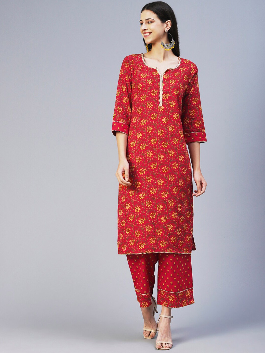 

FASHOR Women Floral Printed Gotta Patti Pure Cotton Kurta with Trousers, Red