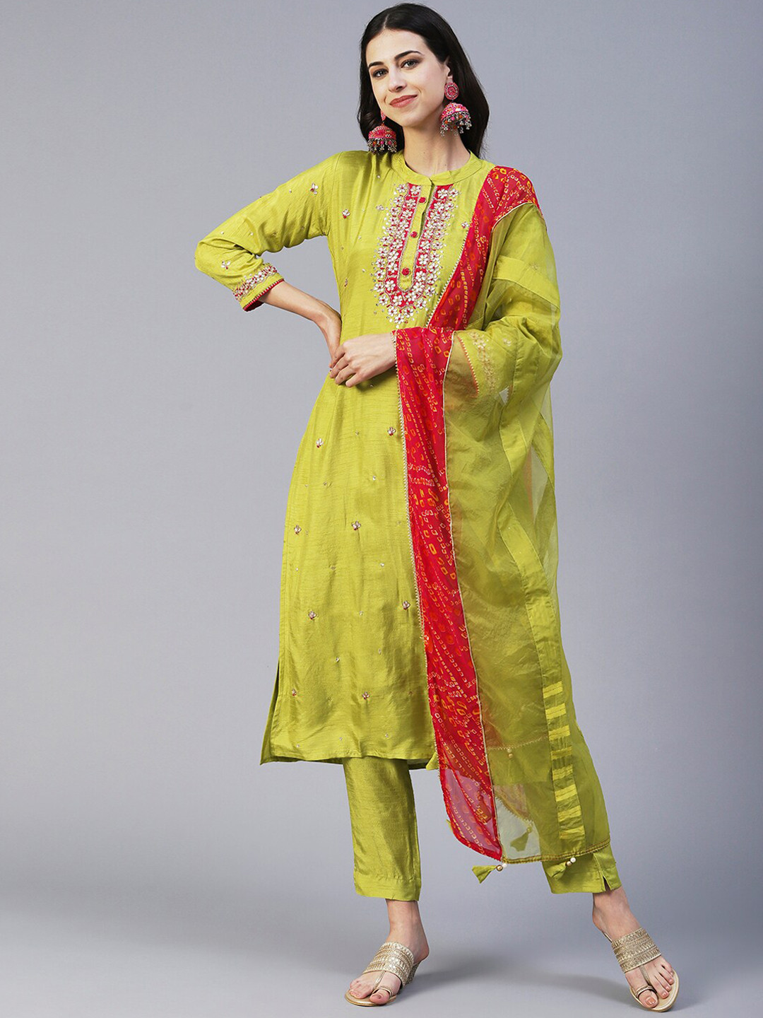 

FASHOR Floral Embroidered Gotta Patti Kurta with Trousers & With Dupatta, Lime green