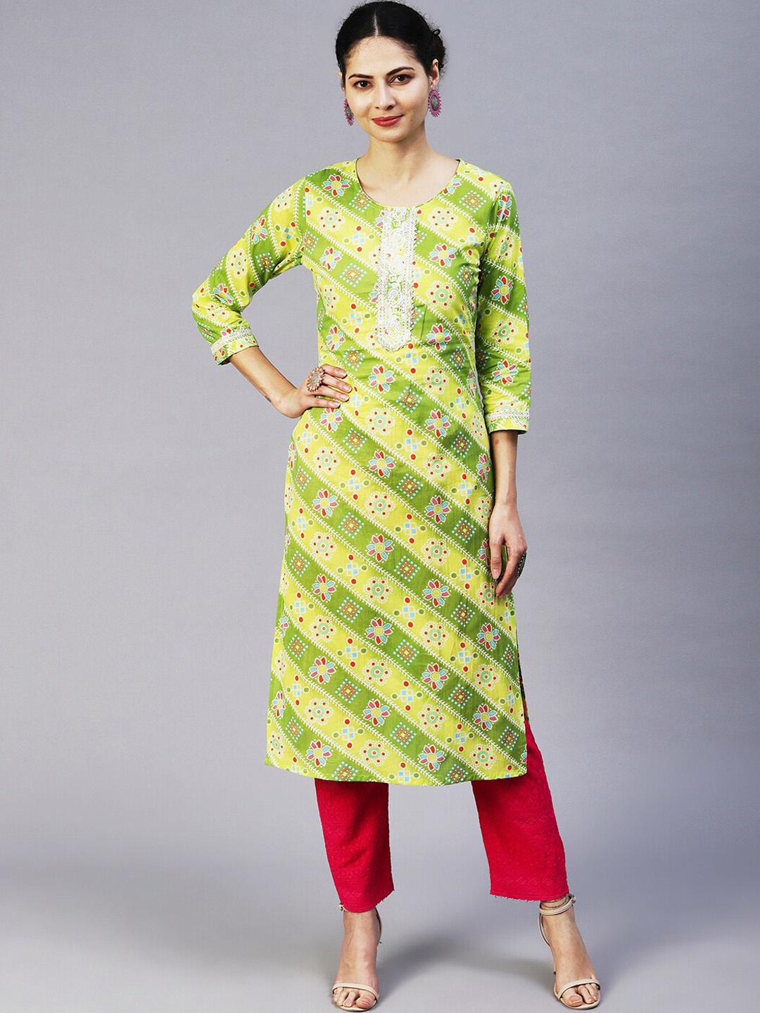 

FASHOR Women Geometric Printed Gotta Patti Pure Cotton Kurta, Lime green