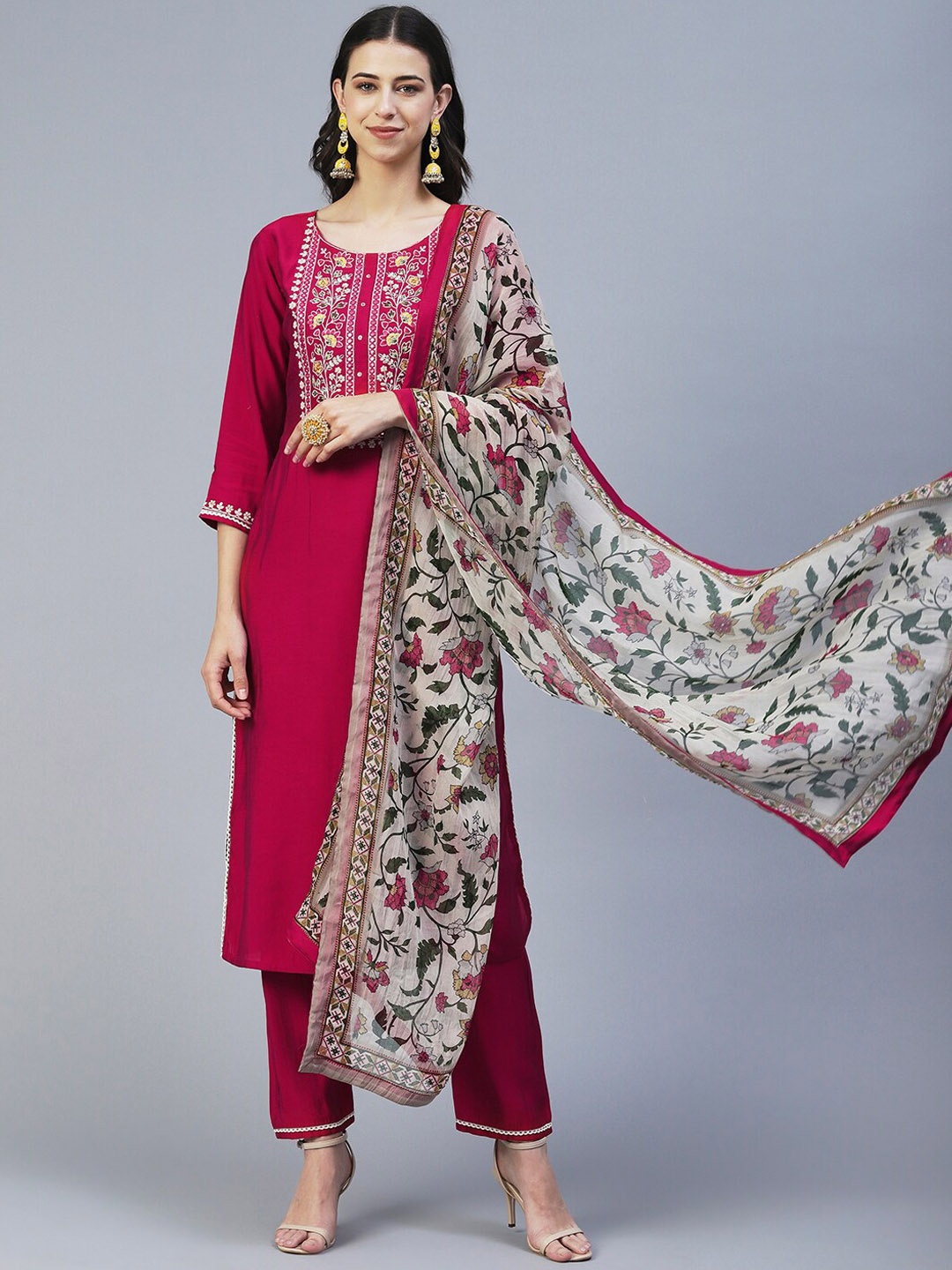 

FASHOR Women Floral Embroidered Thread Work Kurta With Trousers & Dupatta, Red