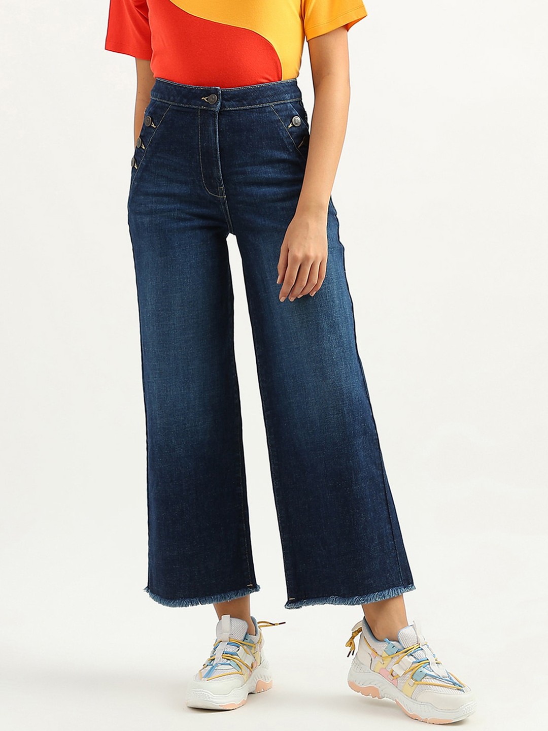 

United Colors of Benetton Women Flared Cotton High-Rise Light Fade Jeans, Navy blue