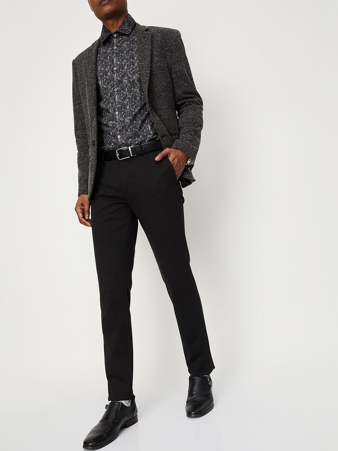 

max Men Mid Rise Cotton Trousers, Black