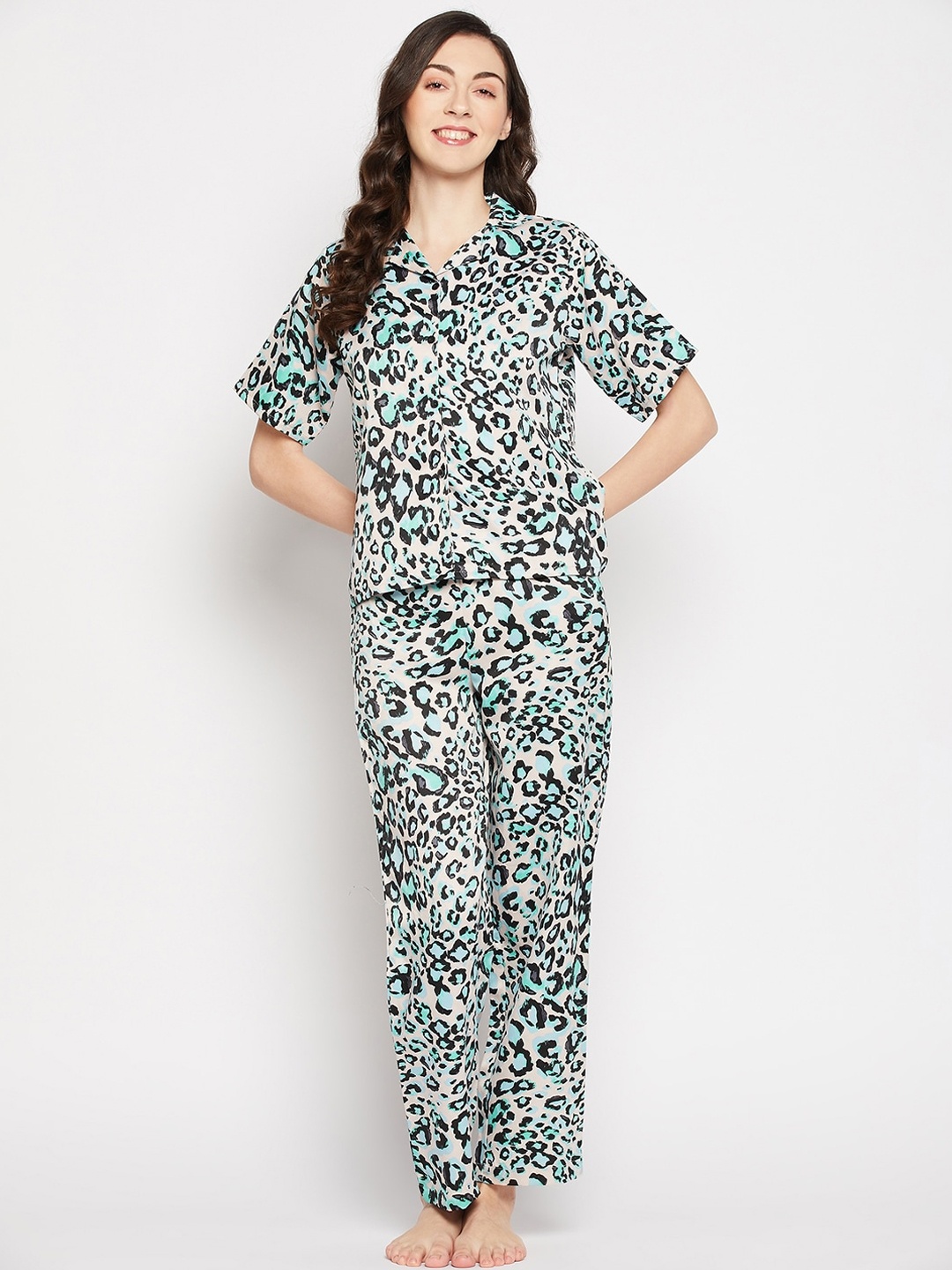 

Fashfun Women Printed Satin Night suit, White