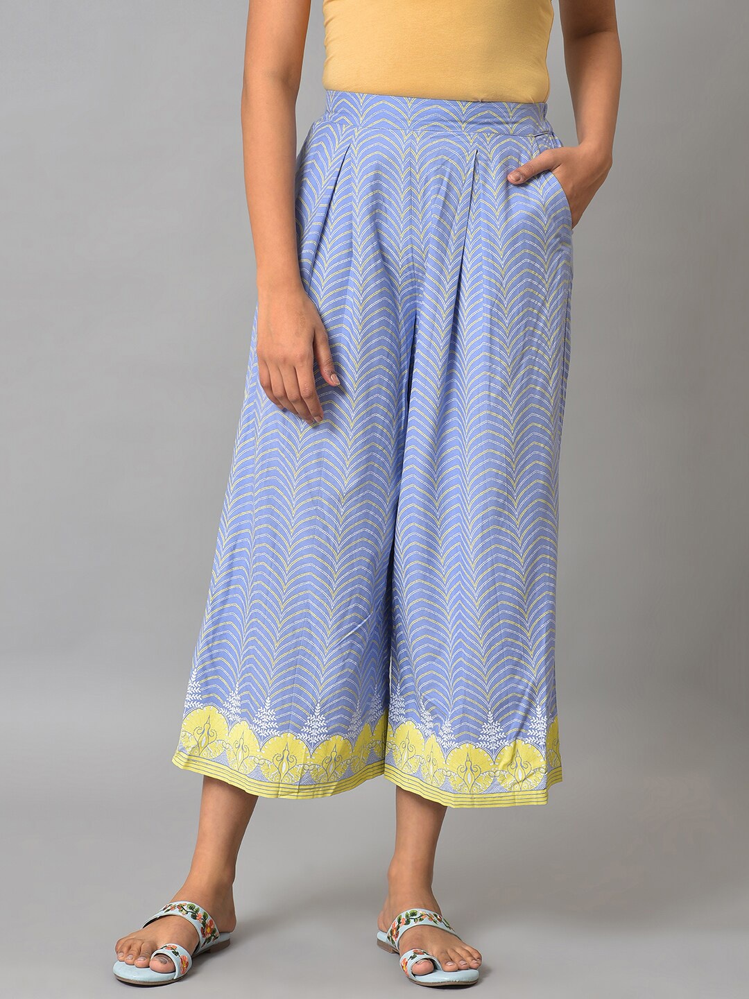 

AURELIA Women Floral Printed Chambray Ethnic Palazzos, Purple