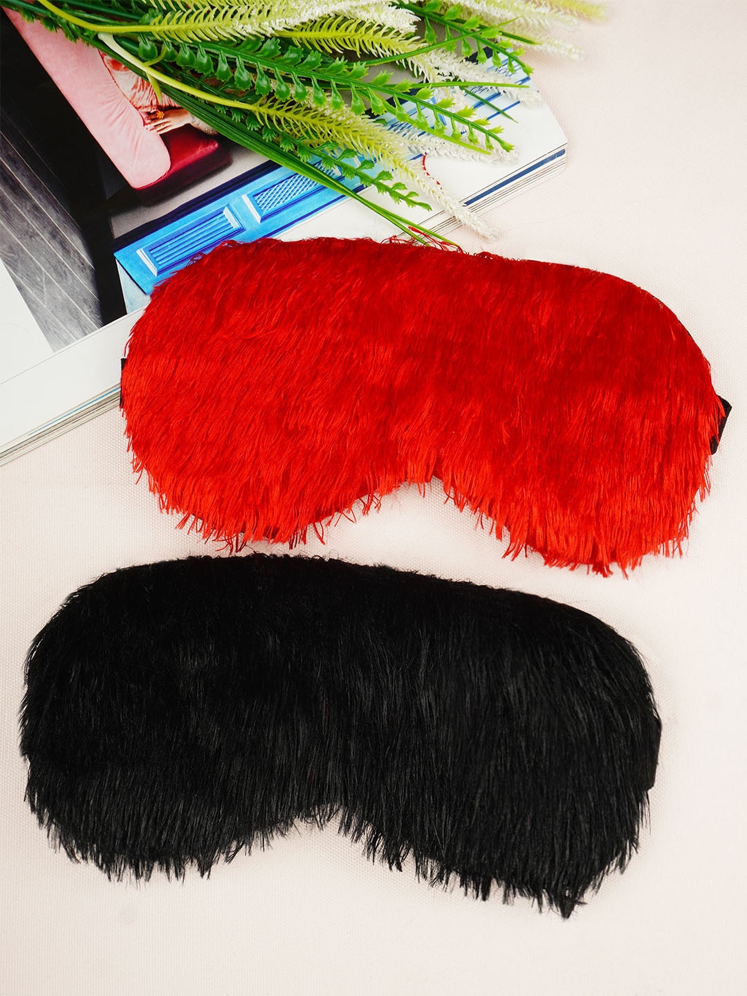 

Crazy Corner Set Of 2 Fur Couple Eye Mask, Red