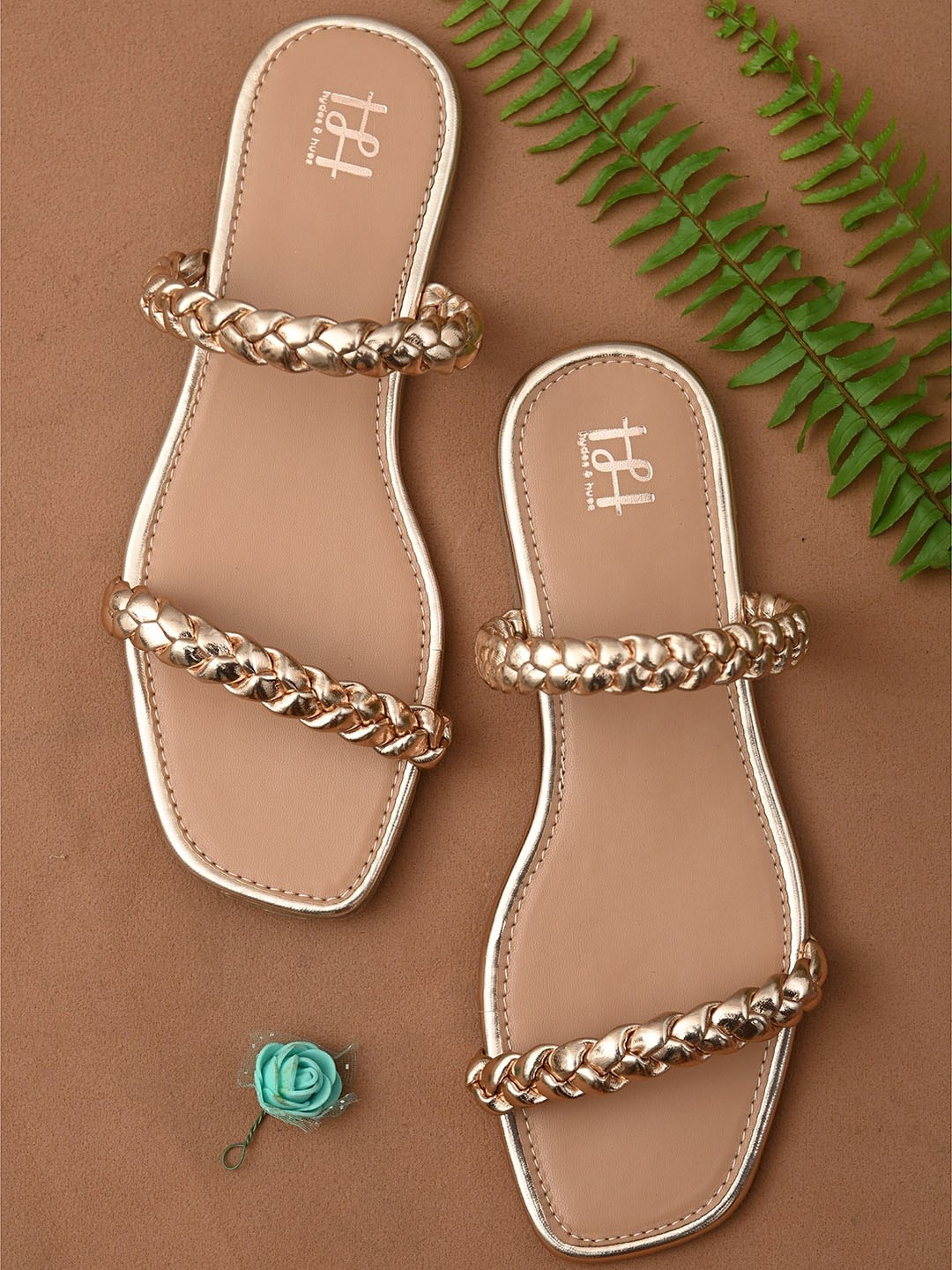 

Hydes N Hues Woven Design Open Toe Flats, Gold
